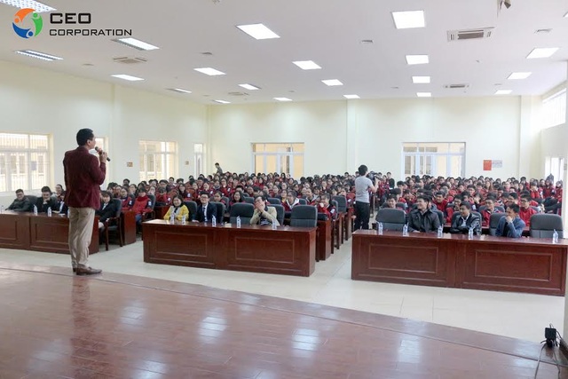 Gần 8.000 học sinh THPT tỉnh Bắc Ninh và Bắc Giang được chia sẻ định hướng nghề nghiệp - 3 Những chia sẻ thực tiễn của doanh nhân Ngô Minh Tuấn với các em học sinh THPT Chuyên Bắc Giang.