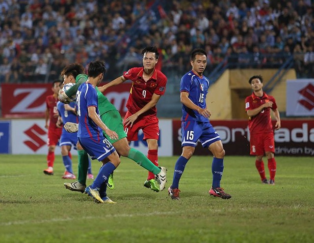 Việt Nam 1-1 Đài Bắc Trung Hoa: Công Phượng lập công - 6
Đội tuyển Việt Nam ép sân hoàn toàn ở hiệp 1