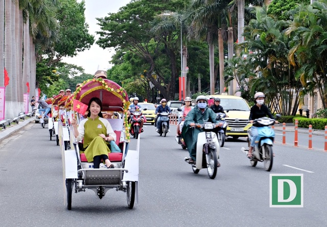 Đà Nẵng đã thu hơn 7,5 nghìn tỷ đồng từ du lịch - 1 Hơn 2,5 triệu lượt du khách đã đến Đà Nẵng trong 5 tháng đầu năm. Tổng thu du lịch ước đạt hơn 7,5 nghìn tỷ đồng