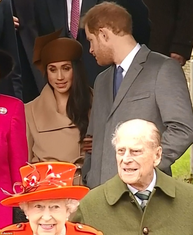 Meghan Markle xinh đẹp tới nhà thờ cùng hoàng tử Harry - 3
Sau khi đính hôn với hoàng tử Anh Harry, nữ diễn viên Meghan Markle trở thành cái tên rất được báo giới quan tâm