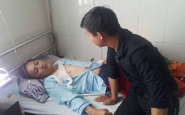 Truy tìm đối tượng vi phạm dùng tuýp sắt tấn công CSGT - 1
Trung úy Tuấn đang điều trị tại bệnh viện