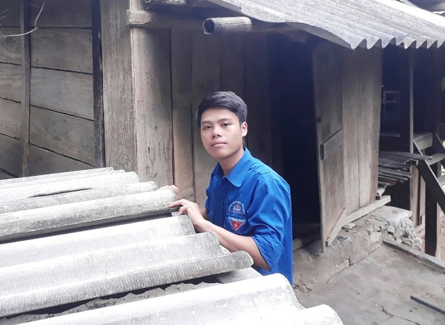 Nam sinh dân tộc Thái giành điểm cao trong kỳ thi THPT quốc gia - 1 Em Hà Văn Phòng, học sinh người dân tộc Thái giành điểm cao trong kỳ thi vừa qua