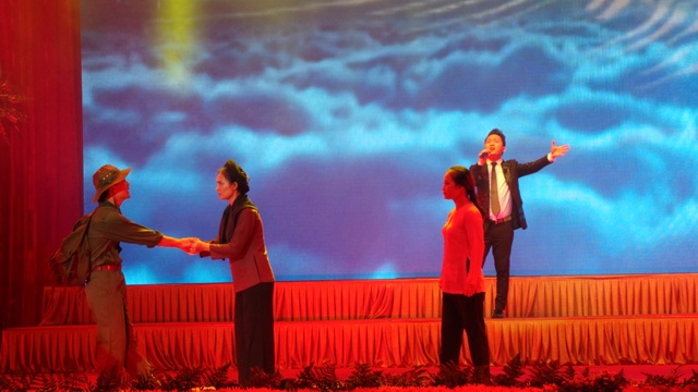 Tổng Bí thư: Máu đào đã nở hoa cho đất nước hôm nay! - 13 Tổng Bí thư: Máu đào đã nở hoa cho đất nước hôm nay! - 13