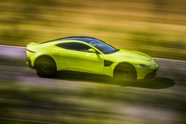 Aston Martin Vantage trở lại với động cơ AMG - 15 Aston Martin Vantage trở lại với động cơ AMG - 15