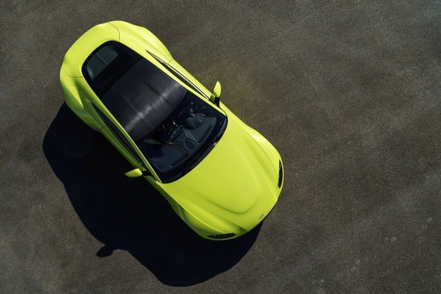 Aston Martin Vantage trở lại với động cơ AMG - 4 Aston Martin Vantage trở lại với động cơ AMG - 4