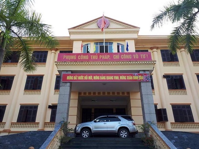 Cả 3 vụ kiện Chủ tịch tỉnh Lào Cai bất ngờ bị tạm đình chỉ, Công an điều tra điều gì? - 1 Cả 3 vụ kiện Chủ tịch tỉnh Lào Cai bất ngờ bị tạm đình chỉ, Công an điều tra điều gì? - 1