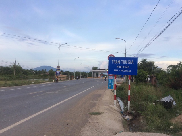 Nâng cấp 19 km đường, lập... 2 trạm thu phí (!) - 2
Nâng cấp 11 km đường rồi “vội vàng” đặt trạm?