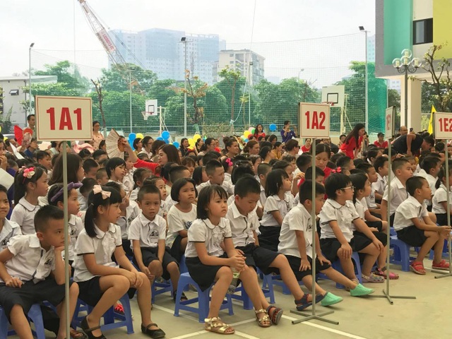 Rộn ràng lễ khai giảng năm học mới trên mọi miền Tổ quốc - 13
Học sinh trường Tiểu học và THCS Everest đã tưng bừng chào đón năm học đầu tiên.