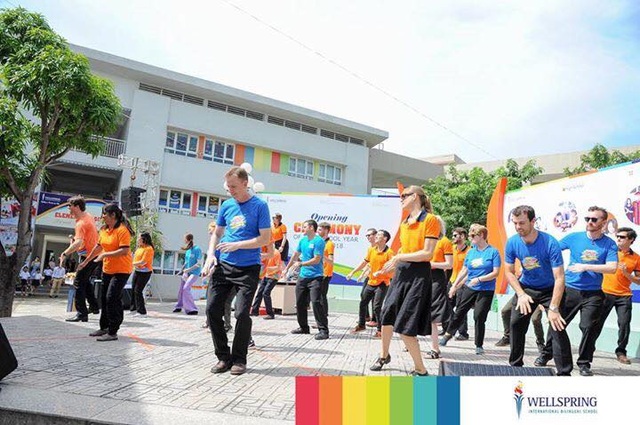 Rộn ràng lễ khai giảng năm học mới trên mọi miền Tổ quốc - 6 Rộn ràng lễ khai giảng năm học mới trên mọi miền Tổ quốc - 6