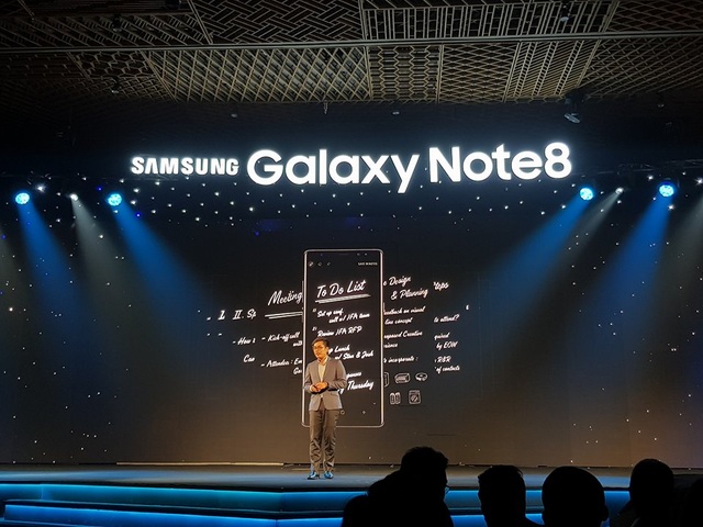 Galaxy Note8 chính thức ra mắt tại Việt Nam, giá 22,5 triệu đồng - 3 Đại diện Samsung Vina giới thiệu về bút S Pen