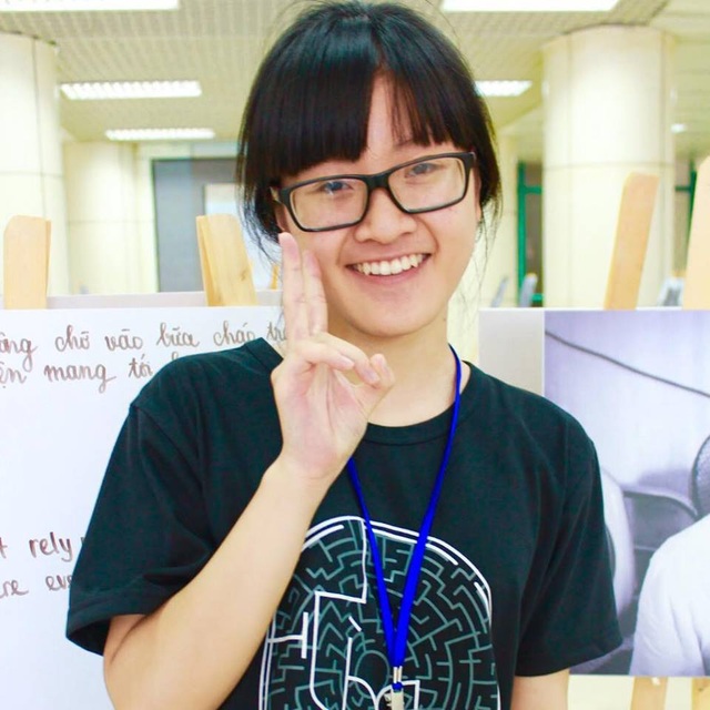 Thủ khoa trường Báo: Dám chơi, dám đam mê và chấp nhận thử thách - 3
Không chỉ có kết quả học tập tốt, Kiều Trang còn năng nổ tham gia hoạt động ngoại khóa