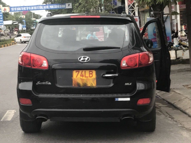 Quảng Trị: Chủ xe biển vàng “đau đầu” vì không còn hưởng thuế suất ưu đãi | Báo Dân trí