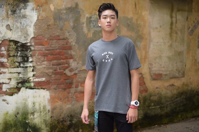 Chàng trai 15 tuổi cao 1m82, có gương mặt “nam thần” khiến các cô gái “đổ rần rần" - 10 Chàng trai 15 tuổi cao 1m82, có gương mặt “nam thần” khiến các cô gái “đổ rần rần" - 10