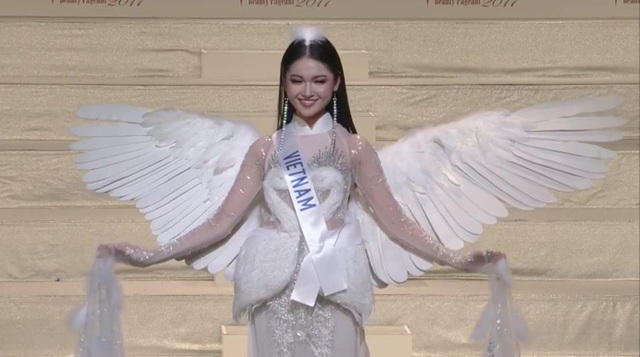 Bị chỉ trích phần thi trang phục dân tộc tại Miss International, phía Thùy Dung phân trần - 4 Phần trình diễn chính thức của Thùy Dung không có sự xuất hiện của chiếc mấn.
