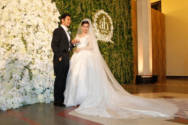 Lễ cưới của Angelababy và Huỳnh Hiểu Minh lọt top 8 hôn lễ siêu sang - 5 Lễ cưới của Angelababy và Huỳnh Hiểu Minh lọt top 8 hôn lễ siêu sang - 5