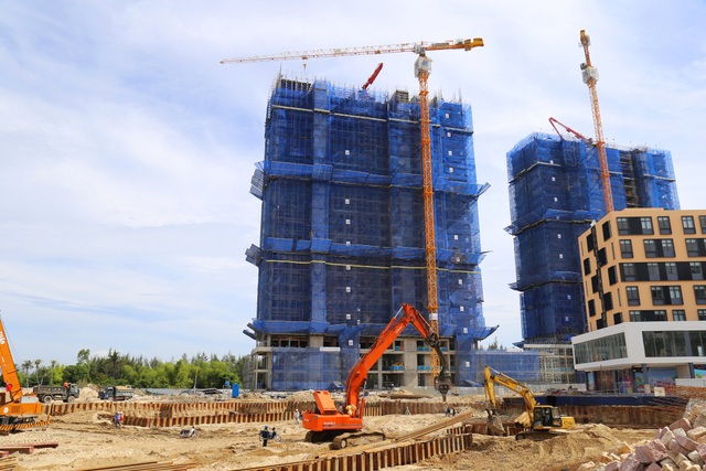 Xu hướng khai thác sức mạnh dòng tiền nhàn rỗi hiện nay - 3
Dự án Coco Skyline Resort hiện đã cất nóc và tiếp tục đẩy nhanh thi công để bàn giao đúng hạn cho khách