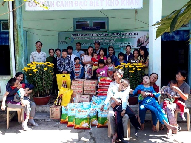 Gặp chàng trai phố Hội giàu lòng nhân ái - 2 Anh Huy và những hành trình thiện nguyện của mình