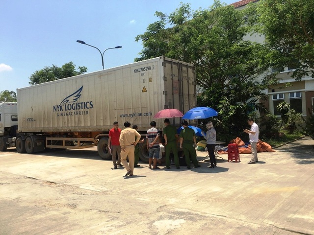 Phát hiện và bắt giữ nhiều ô tô, ghe hút cát vi phạm trong dịp lễ - 3 Xe đầu kéo gây tai nạn chết người ở Phú Thọ rồi bỏ chạy