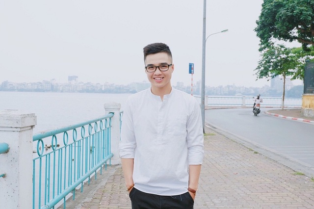 Điều ít biết về “anh chàng vlogger đẹp trai, đanh đá" Tun Phạm - 3 Tuy “đanh đá”, “chua ngoa” trong các clip song ngoài đời Tun Phạm là một chàng trai rất hay cười