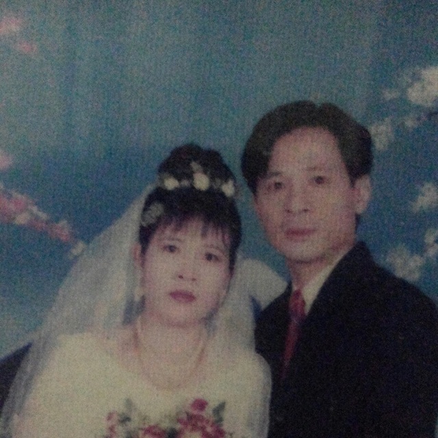 Tình yêu đẹp của hai vợ chồng U60 khiến dân mạng ngưỡng mộ - 1 Câu chuyện về đôi vợ chồng cùng nhau trải qua gian khó suốt hàng chục năm
