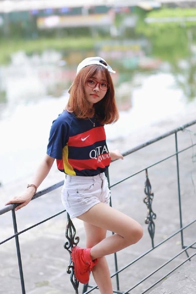 Nữ sinh mê Barcelona có tài vẽ chân dung cầu thủ thần tượng - 7 Nữ sinh mê Barcelona có tài vẽ chân dung cầu thủ thần tượng - 7