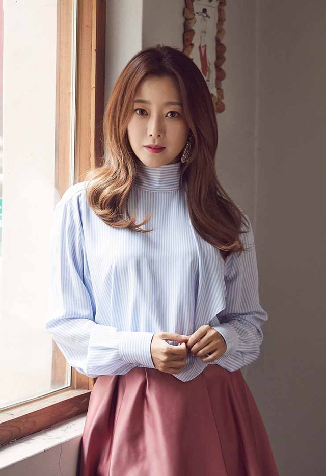 Sao Hàn không còn sợ kết hôn nhờ… truyền hình thực tế - 4 Nữ diễn viên Kim Hee-sun.