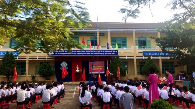 Rộn ràng lễ khai giảng năm học mới trên mọi miền Tổ quốc - 60 Trường THCS Kim Đồng chuẩn bị lễ khai giảng. (Ảnh: N.C)