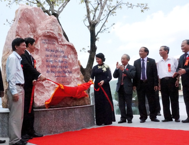 Gần 20 triệu ngày công làm nên kỳ tích thủy lợi Phú Ninh - 4 Phó Chủ tịch nước khánh thành bia ghi công những tập thể, cá nhân đóng góp xây dựng công trình đại thủy nông Phú Ninh