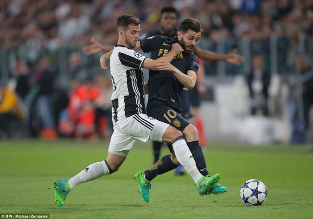 Những khoảnh khắc Juventus quật ngã Monaco để tiến vào chung kết Champions League - 30
Juventus đang cho thấy khả năng phòng ngự siêu việt của mình