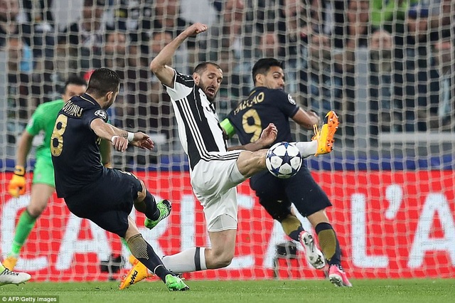 Những khoảnh khắc Juventus quật ngã Monaco để tiến vào chung kết Champions League - 29
Bernado Silva chơi xông xáo, nhưng không mang lại hiệu quả cho Monaco