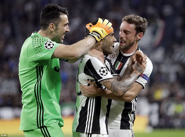 Những khoảnh khắc Juventus quật ngã Monaco để tiến vào chung kết Champions League - 8
Juventus dẫn trước hai bàn khá dễ dàng ở hiệp 1