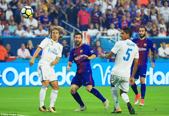 Những khoảnh khắc đáng nhớ ở đại chiến Barcelona-Real Madrid tại Mỹ - 9
Messi tỏa sáng với bàn thắng mở tỷ số