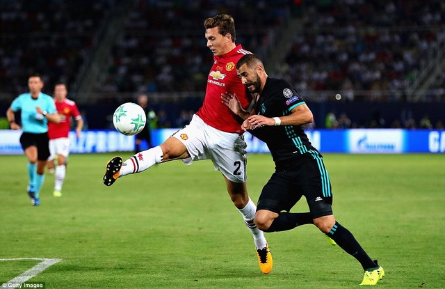 Những khoảnh khắc ấn tượng trong ngày Real Madrid áp đảo toàn diện MU - 11
Benzema chơi tròn vai ở vị trí trung phong