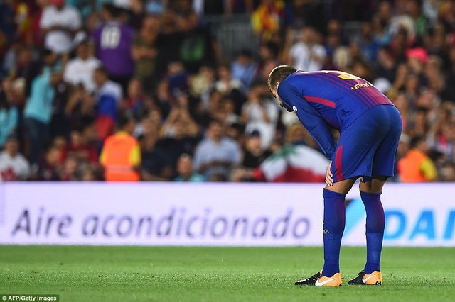 Những khoảnh khắc ấn tượng ở đại chiến Barcelona-Real Madrid tại Nou Camp - 19
Tội đồ Pique khiến Barcelona gục ngã trước Real Madrid tại Nou Camp