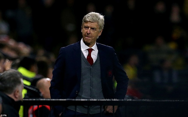 Watford 2-1 Arsenal: Gục ngã ở phút bù giờ - 2
Wenger không thể vui trước màn trình diễn nghèo nàn của học trò