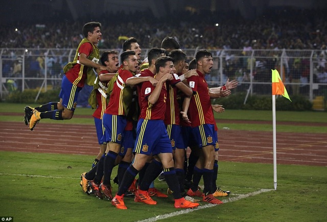 Thắng đậm Tây Ban Nha, U17 Anh vô địch World Cup U17 - 15
...nhưng U17 Tây Ban Nha không thể giữ được lâu sự hưng phấn