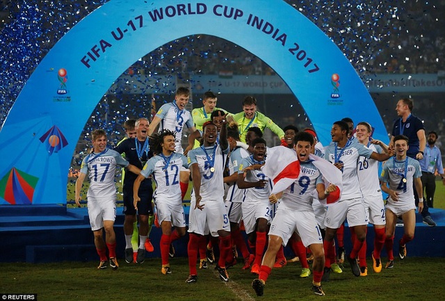 Thắng đậm Tây Ban Nha, U17 Anh vô địch World Cup U17 - 20
Các cầu thủ trẻ xứ sở sương mù đã tạo ấn tượng quá lớn tại Ân Độ