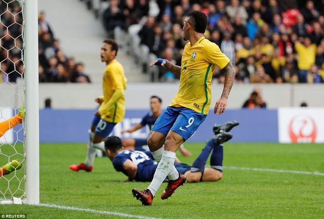 Brazil 3-1 Nhật Bản: Neymar lập công - 3
Gabriel Jesus là người nâng tỷ số lên 3-0 cho Brazil