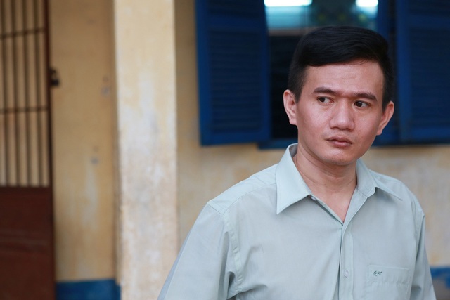 Phạm Nhật Huy bất ngờ thành “ông giáo làng” - 1 Phạm Nhật Huy bất ngờ thành “ông giáo làng” - 1