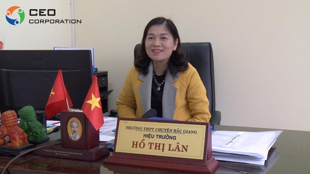 Gần 8.000 học sinh THPT tỉnh Bắc Ninh và Bắc Giang được chia sẻ định hướng nghề nghiệp - 5 Nhà giáo Ưu tú Hồ Thị Lân - Hiệu trưởng Trường THPT Chuyên Bắc Giang.