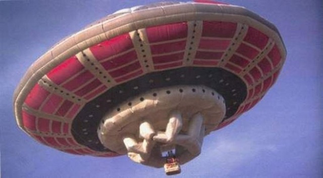 Sinh vật ngoài hành tinh trong phim “E.T.” từng đáp xuống trái đất - 5 Khinh khí cầu “đĩa bay” của Richard Branson