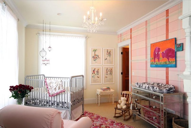 Những thiết kế phòng cho trẻ đang là xu hướng năm nay - 6 Gam màu neon bao phủ khắp bốn bức tường đã thực sự khiến không gian trở nên thật bắt mắt. Màu sắc nổi bật này cũng được cho là có tác dụng giúp kích thích tính sáng tạo của trẻ.