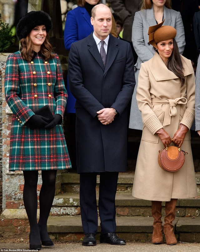 Meghan Markle xinh đẹp tới nhà thờ cùng hoàng tử Harry - 6
Markle xác nhận chuyện tình cảm của mình với hoàng tử Anh vào tháng9/2017 và cho biết, cô và bạn trai đang rất hạnh phúc trong tình yêu