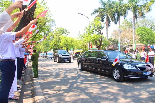 Nhật hoàng rời cố đô Huế, kết thúc tốt đẹp chuyến thăm Việt Nam - 6 Nhật hoàng rời cố đô Huế, kết thúc tốt đẹp chuyến thăm Việt Nam - 6
