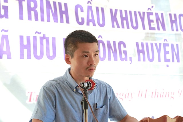 Ngập tràn niềm vui ngày khánh thành cầu Dân trí thứ 13 tại xứ Nghệ - 1
Nhà báo Phạm Tuấn Anh - Phó Tổng biên tập Báo điện tử Dân trí phát biểu tại buổi lễ