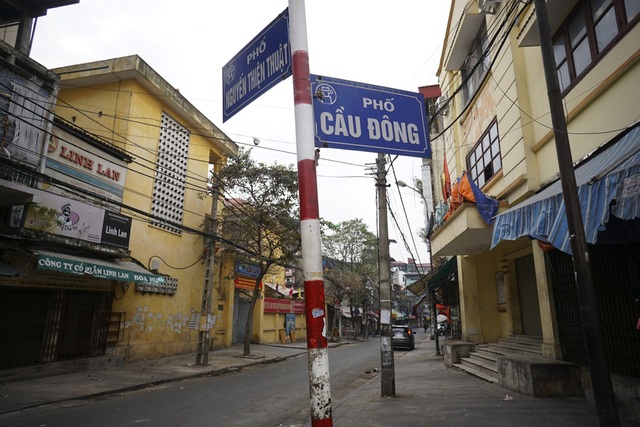 Hà Nội bình dị trong ngày đầu năm Đinh Dậu - 6 Phố Cầu Đông.