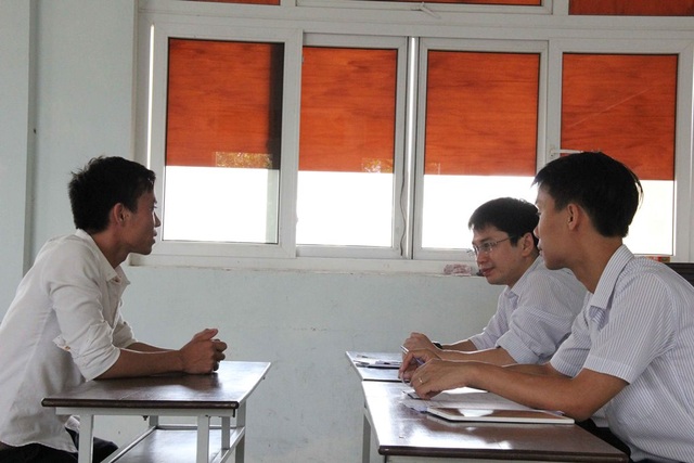 Hơn 1.500 sinh viên Đại học Khoa học Huế hào hứng tìm việc làm - 3 Sinh viên tự tin tham gia phỏng vấn