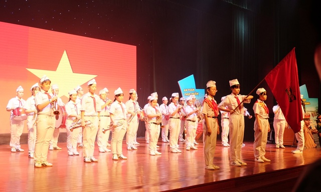 Đà Nẵng tuyên dương Liên đội xuất sắc - nghìn việc tốt - 1 Lễ tuyên dương Liên đội Xuất sắc - nghìn việc tốt vừa diễn ra ở Đà Nẵng trong ngày Quốc tế Thiếu nhi 1/6.