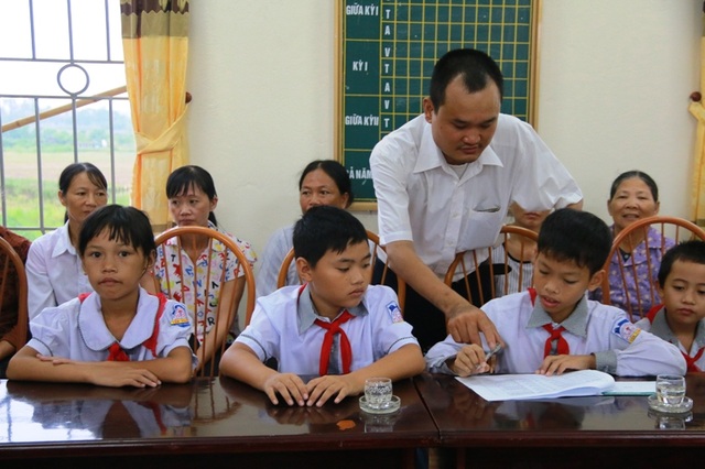 Trao 20 suất học bổng “Về Trường Sơn 2017” đến học sinh nghèo học giỏi Ninh Bình - 4 Trao 20 suất học bổng “Về Trường Sơn 2017” đến học sinh nghèo học giỏi Ninh Bình - 4
