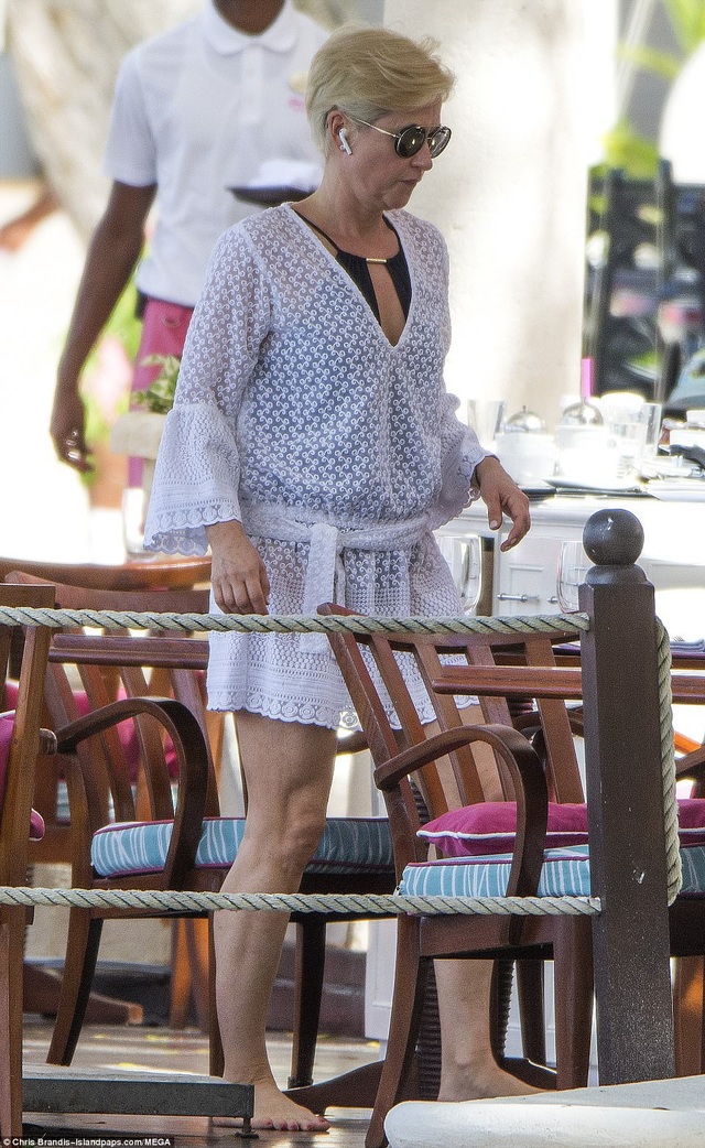 Ngưỡng mộ dáng thon của MC 52 tuổi - 8
Emma Forbes hâm mộ vẻ đẹp của Sharon Stone, Grace Kelly và Katharine Hepburn